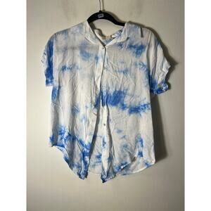 Jane and Delancey Blue/White Tie Dye Top. Button up, collar Sz small